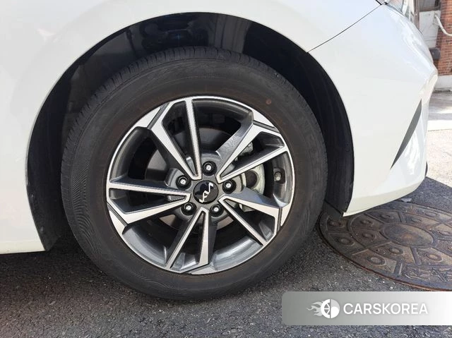 Kia The New K3 2nd generation 2021 Белый из Кореи, фото 5