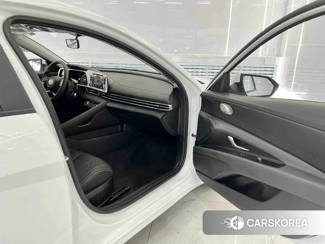 Hyundai Elantra 2024 Белый из Китая, фото 5