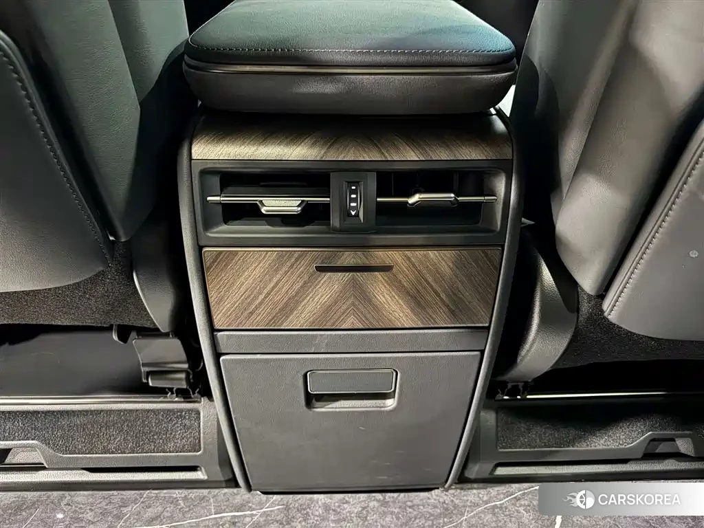 Lexus LM 2024 Черный из Китая, фото 5