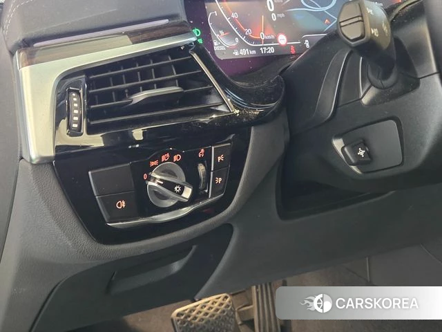 BMW 5 Series (G30) 2023 Белый из Кореи, фото 5