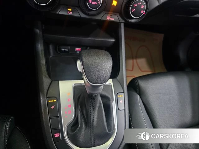 Kia The New K3 2nd generation 2023 Белый из Кореи, фото 5