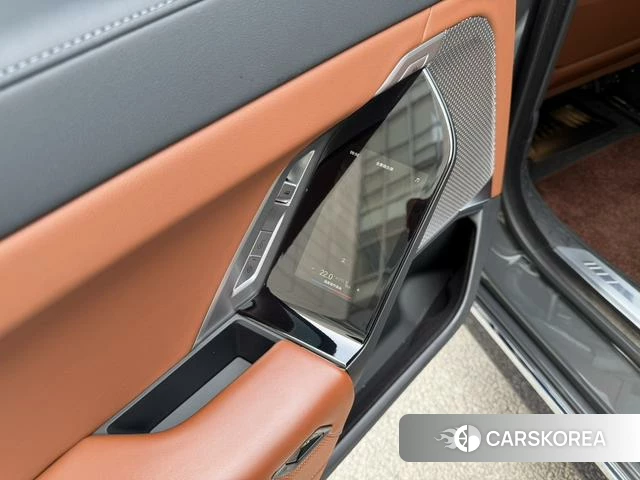 BMW i7 2023 Темно-серый из Китая, фото 5
