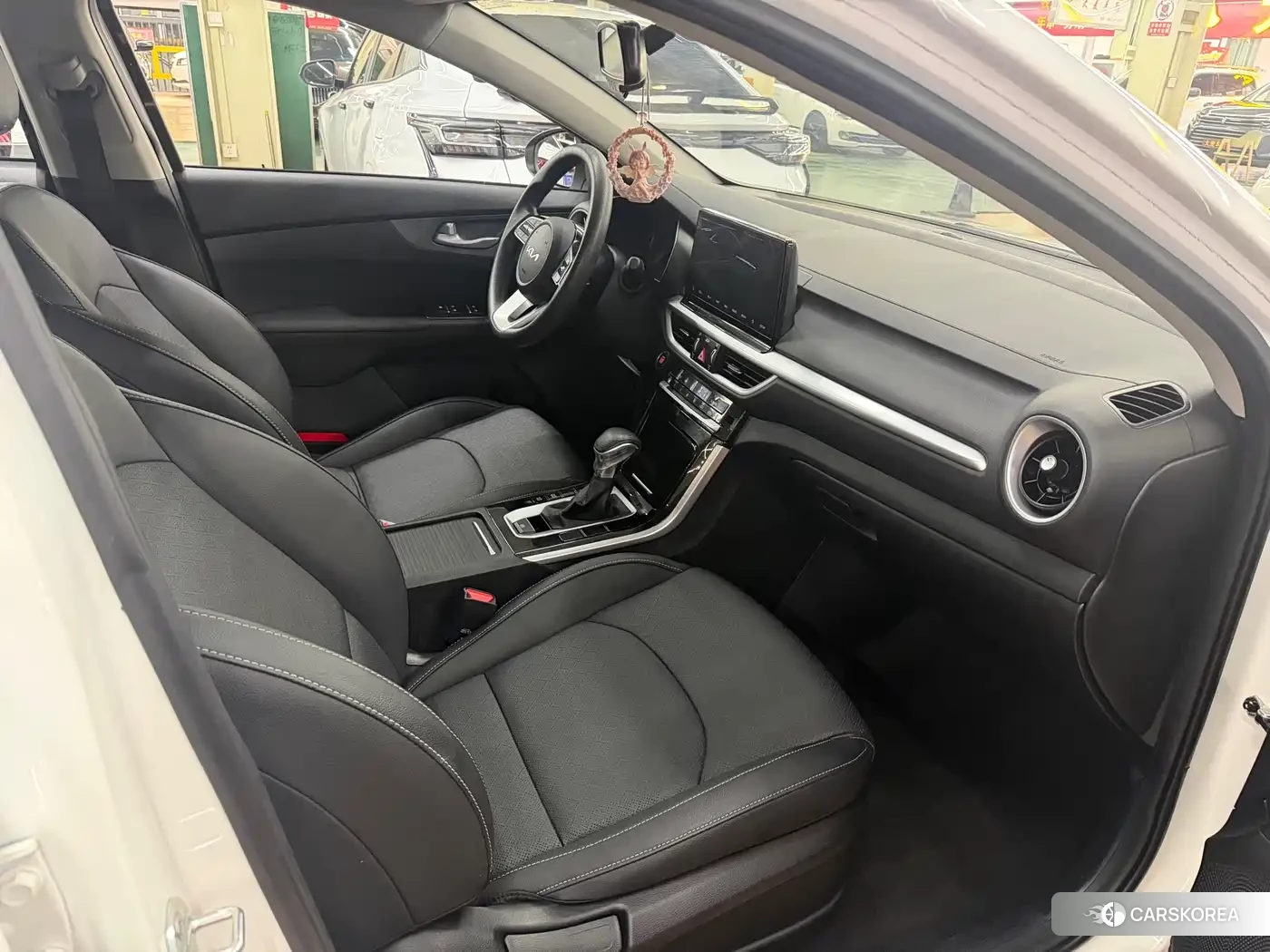 Kia K3 2022 Белый из Китая, фото 5