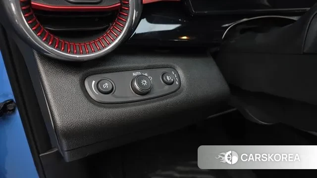 Chevrolet (GM Daewoo) Trax Crossover 2023 Небесно-голубой из Кореи, фото 5