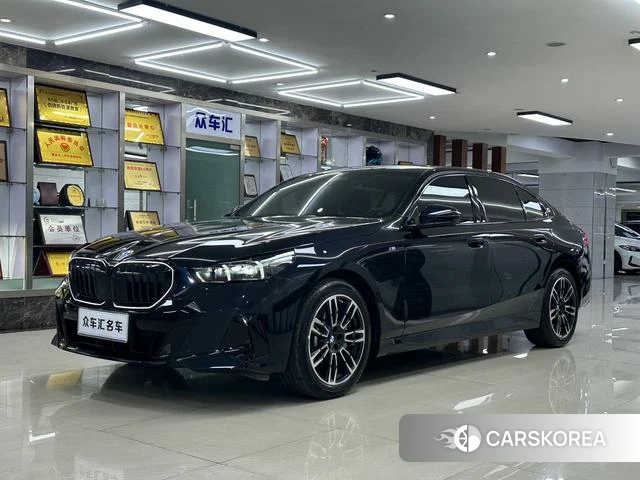 BMW 5 series 2025 Черный из Китая, фото 5