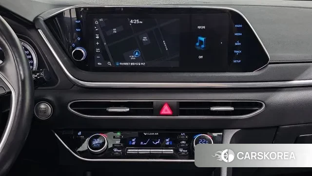 Hyundai Sonata (DN8) 2019 Серебристо-серый из Кореи, фото 5