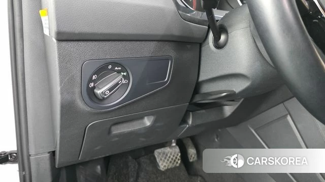 Volkswagen Tiguan second Generation 2020 Белый из Кореи, фото 5