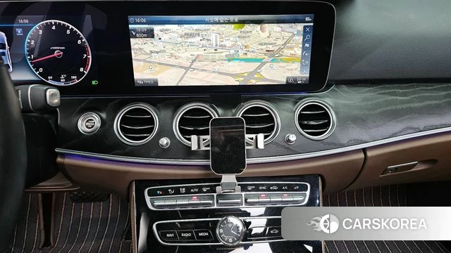 Mercedes-Benz E-Class W213 2018 Белый из Кореи, фото 5