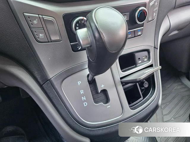 Hyundai The New Grand Starex 2019 Серебристо-серый из Кореи, фото 5