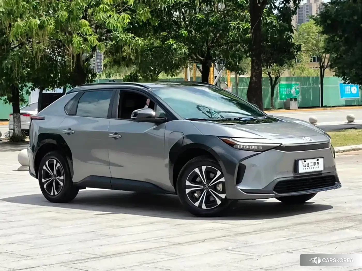 Toyota FAW Toyota bZ4X 2022 Silver/gray из Китая, фото 5