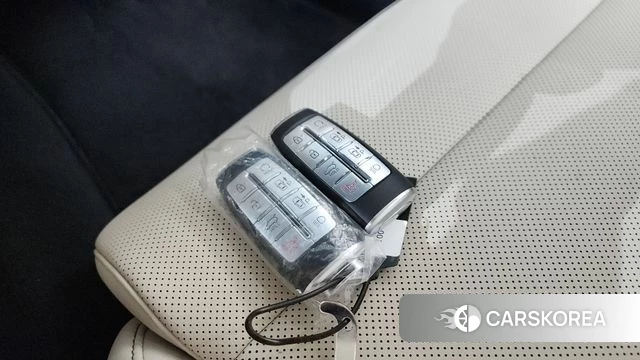 Genesis GV70 2023 Белый из Кореи, фото 5