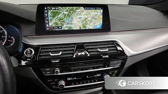 BMW 5 Series (G30) 2018 Серый из Кореи, фото 5