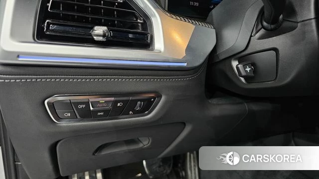 BMW XM (G09) 2023 Белый из Кореи, фото 5
