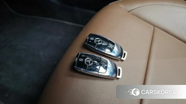 Mercedes-Benz E-Class W213 2021 Белый из Кореи, фото 5