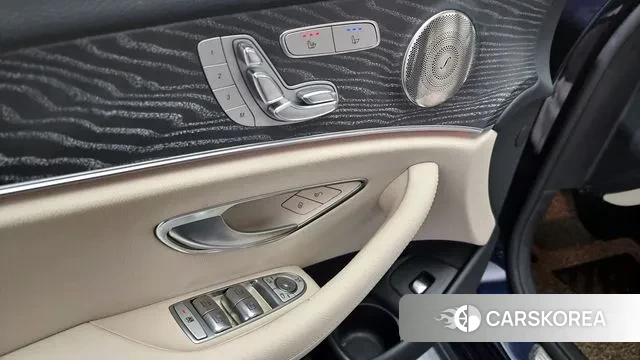 Mercedes-Benz E-Class W213 2022 Синий из Кореи, фото 5