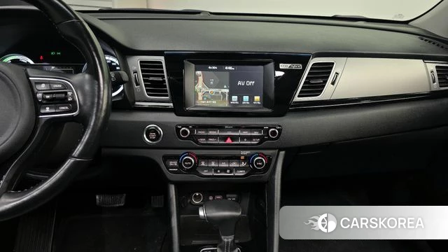 Kia Niro 2018 Белый из Кореи, фото 5