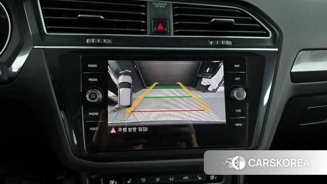 Volkswagen Tiguan second Generation 2020 Белый из Кореи, фото 5