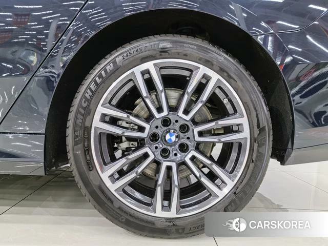 BMW 5 series 2025 Черный из Китая, фото 5