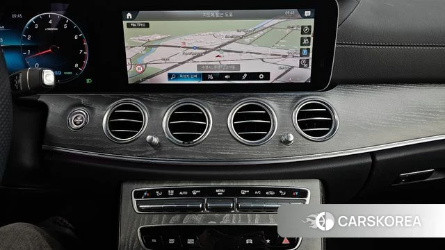 Mercedes-Benz E-Class W213 2022 Белый из Кореи, фото 5