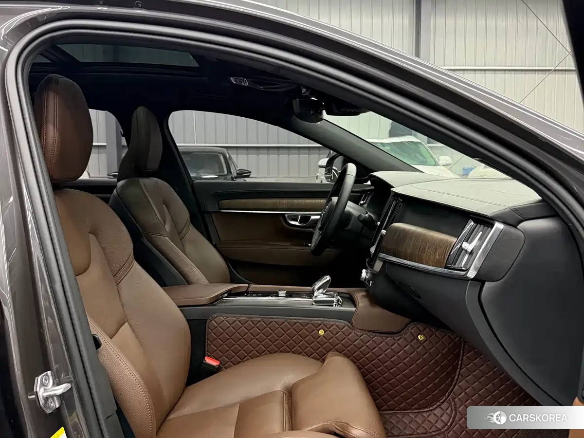 Volvo S90 2021 Silver/gray из Китая, фото 5