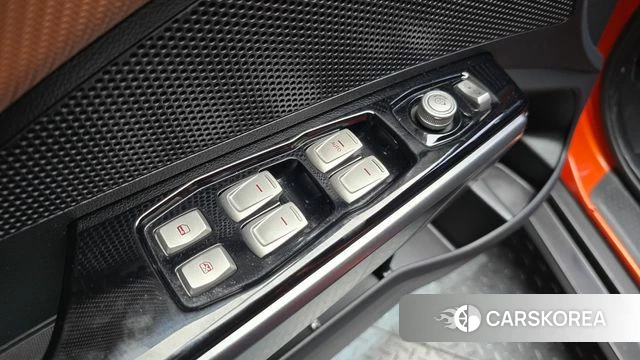 Ssangyong Tivoli Armor 2018 Красный из Кореи, фото 5