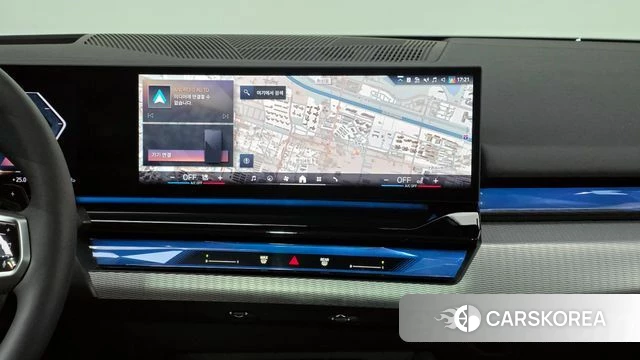 BMW 5 Series (G60) 2025 Светло-серебряный цвет из Кореи, фото 5