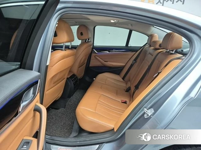 BMW 5 Series (G30) 2018 Светло-серебряный цвет из Кореи, фото 5