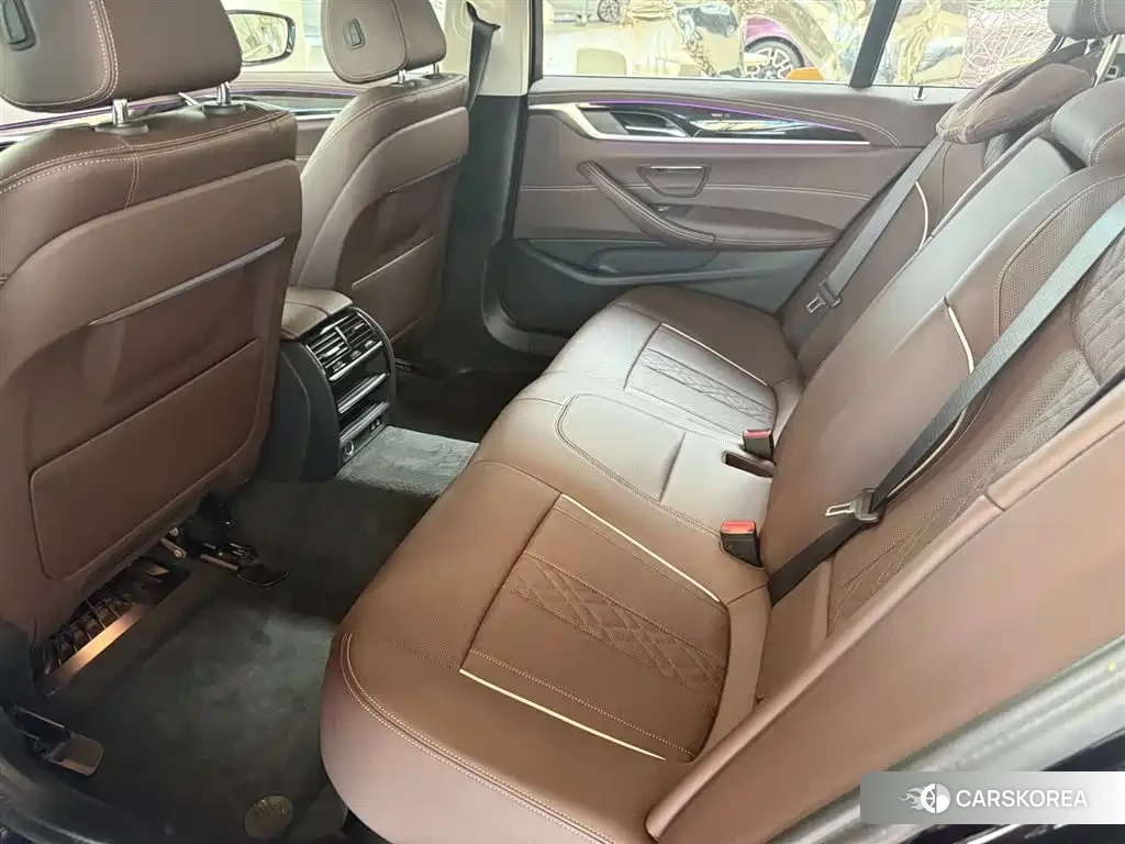 BMW 5 series 2024 Черный из Китая, фото 5