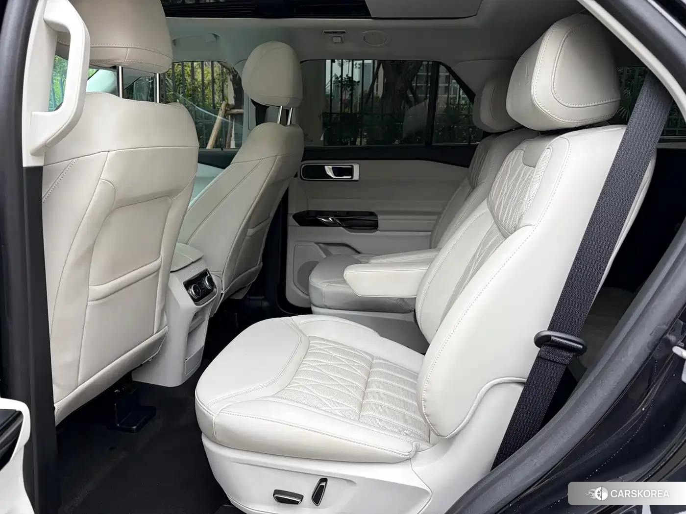Ford Explorer 2024 Черный из Китая, фото 5