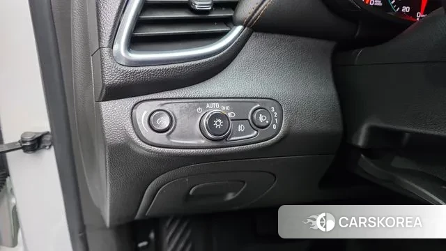 Chevrolet (GM Daewoo) The New Trax 2019 Белый из Кореи, фото 5