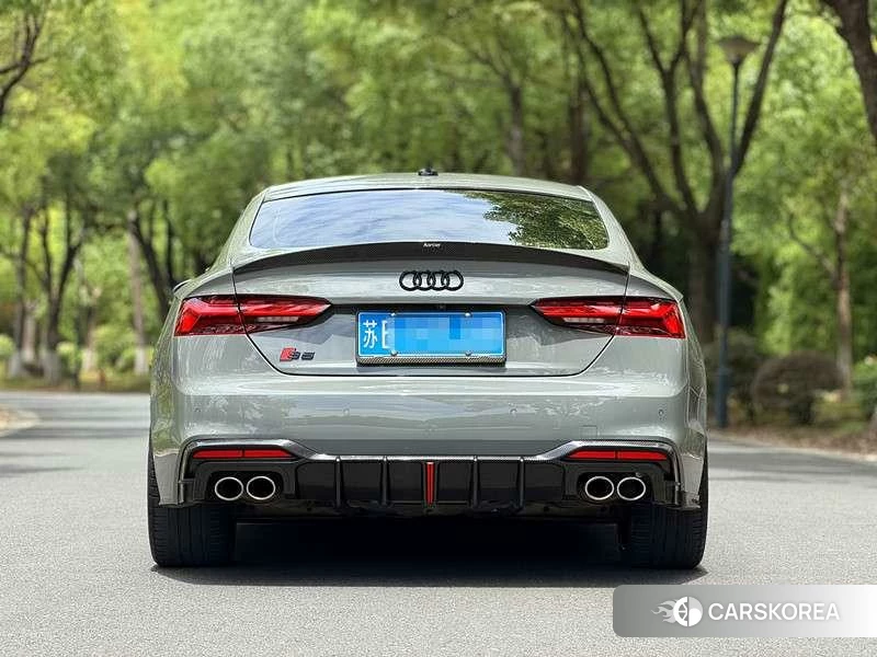 Audi S5 2021 Темно-серый из Китая, фото 5