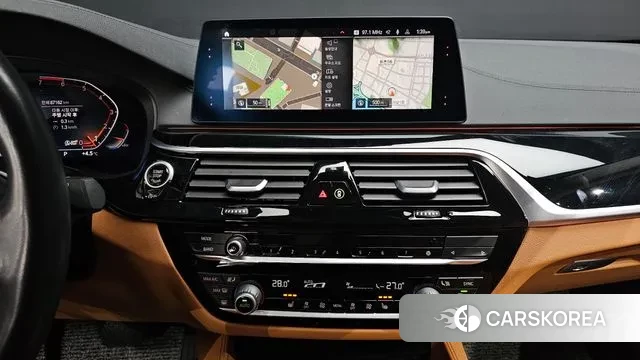 BMW 5 Series (G30) 2019 Белый из Кореи, фото 5