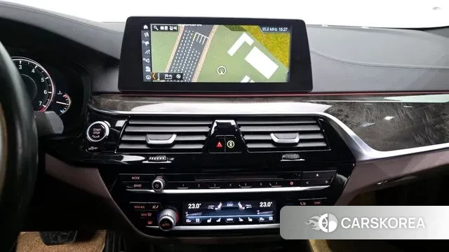 BMW 5 Series (G30) 2018 Белый из Кореи, фото 5