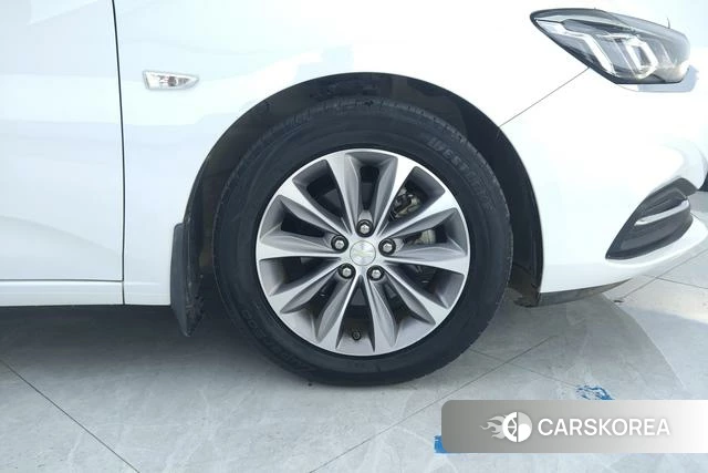 Chevrolet Cruze 2022 Белый из Китая, фото 5