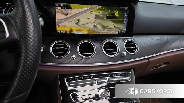 Mercedes-Benz E-Class W213 2018 Белый из Кореи, фото 5