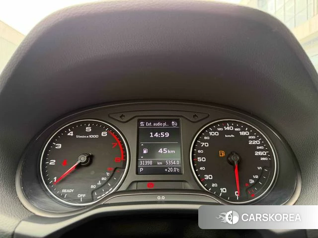 Audi Q2L 2022 Темно-серый из Китая, фото 5