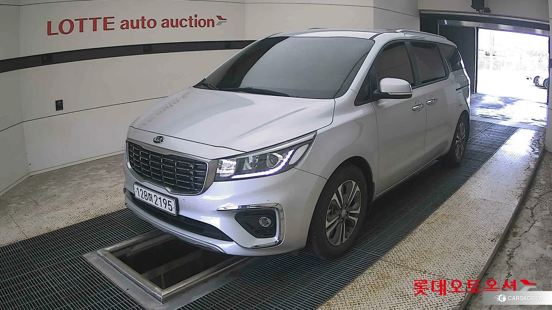 Kia Carnival 2019 Silky Silver из Кореи, фото 5