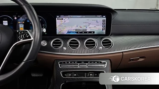 Mercedes-Benz E-Class W213 2022 Белый из Кореи, фото 5