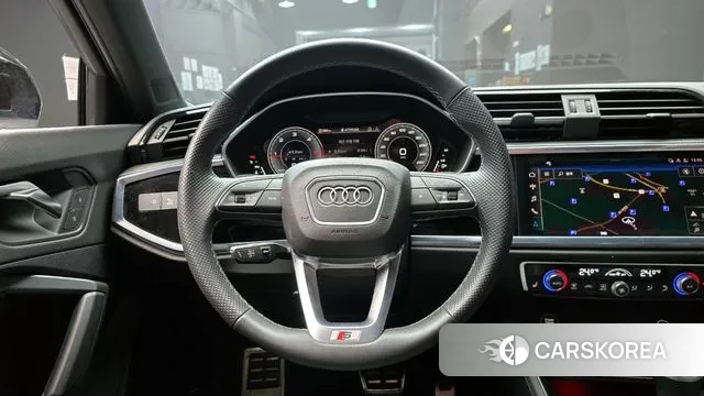 Audi Q3 (F3) 2023 Черный из Кореи, фото 5