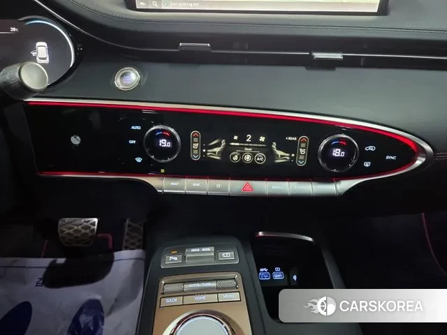 Genesis GV70 2023 Белый из Кореи, фото 5