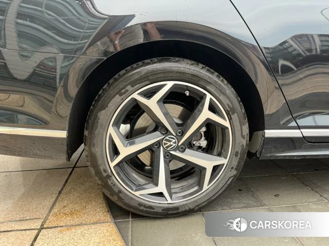 Volkswagen Magotan 2025 Черный из Китая, фото 5