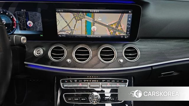 Mercedes-Benz E-Class W213 2018 Серый из Кореи, фото 5
