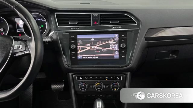 Volkswagen Tiguan second Generation 2019 Белый из Кореи, фото 5