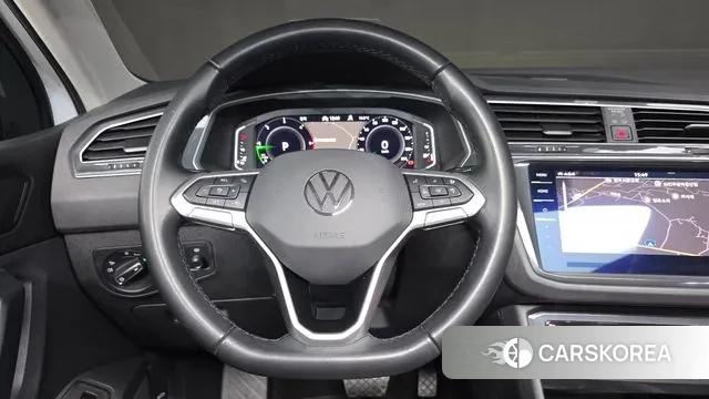 Volkswagen Tiguan second Generation 2022 Белый из Кореи, фото 5