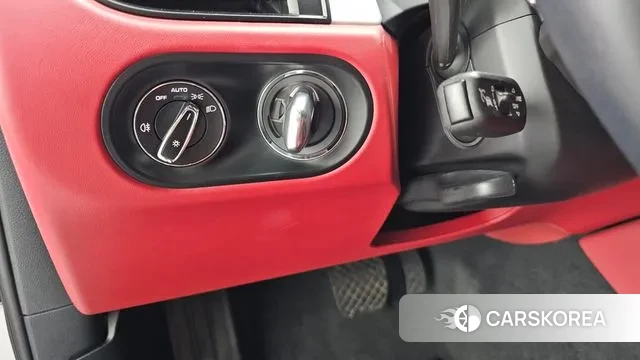 Porsche Macan 2023 Жемчужный цвет из Кореи, фото 5