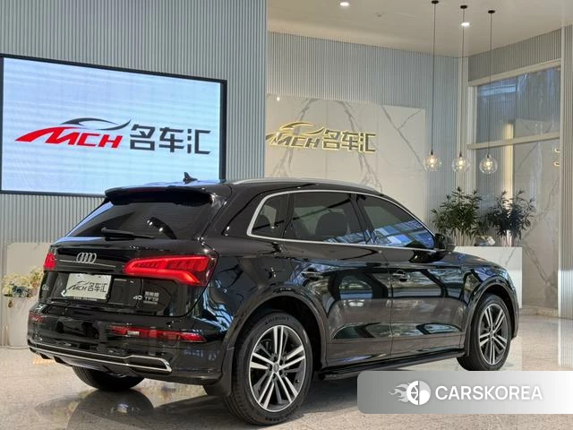 Audi Q5L 2021 Черный из Китая, фото 5