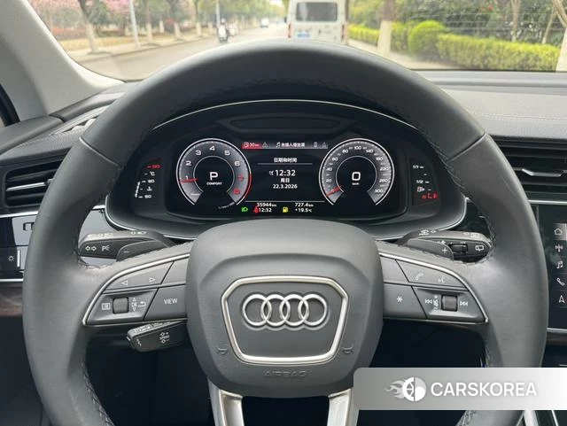 Audi Q7 2023 Черный из Китая, фото 5