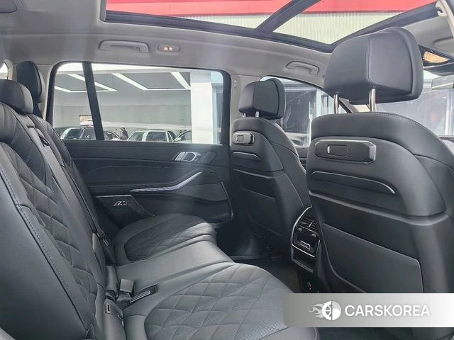 BMW X7 2024 Черный из Китая, фото 5
