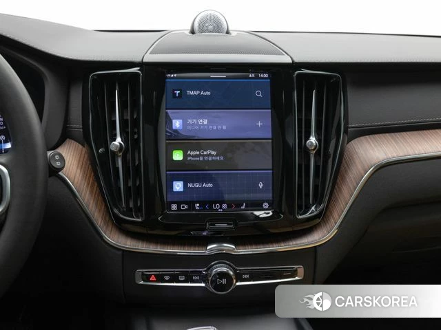 Volvo XC60 second Generation 2023 Белый из Кореи, фото 5