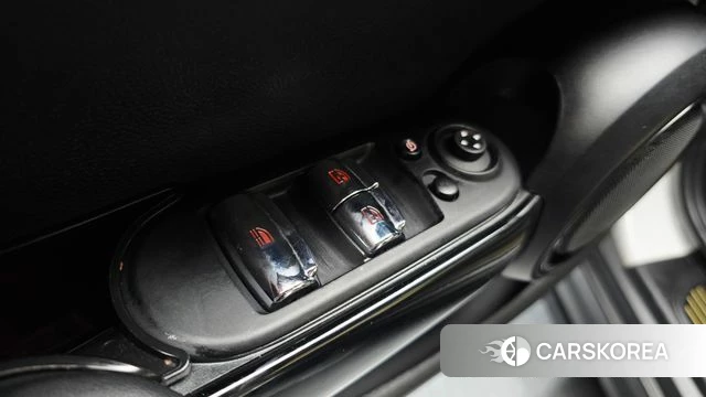 Mini Cooper S Convertible 2023 Белый из Кореи, фото 5